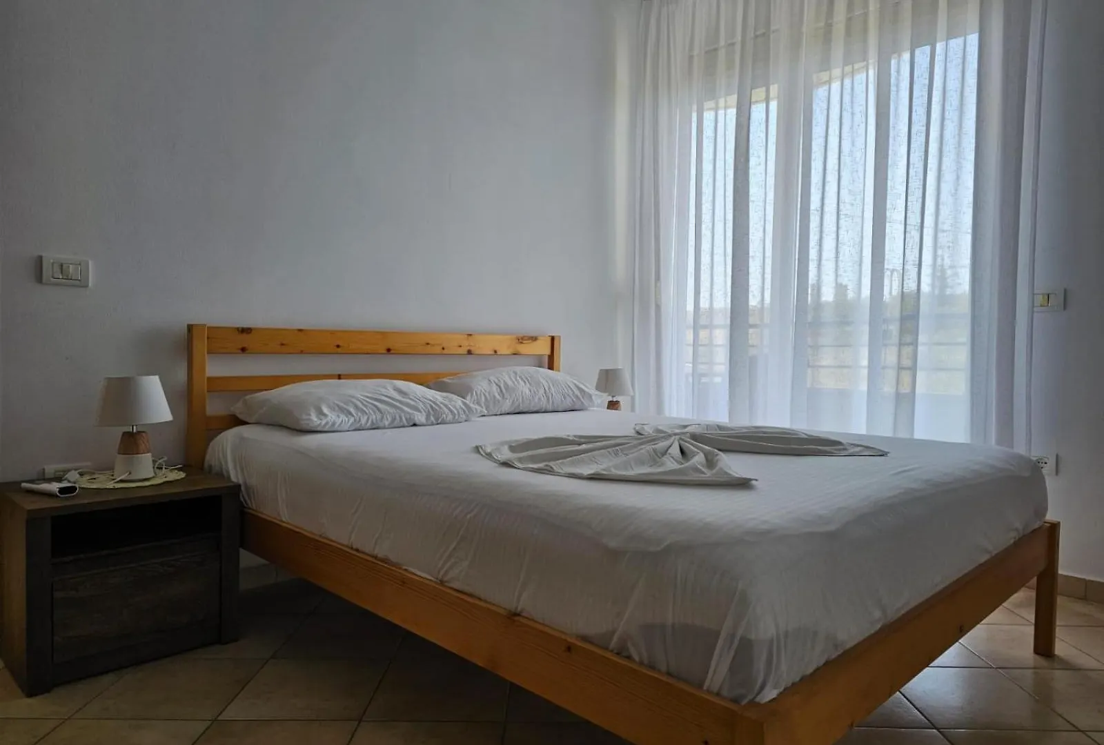 アパート Aleks Apartement Sarandë