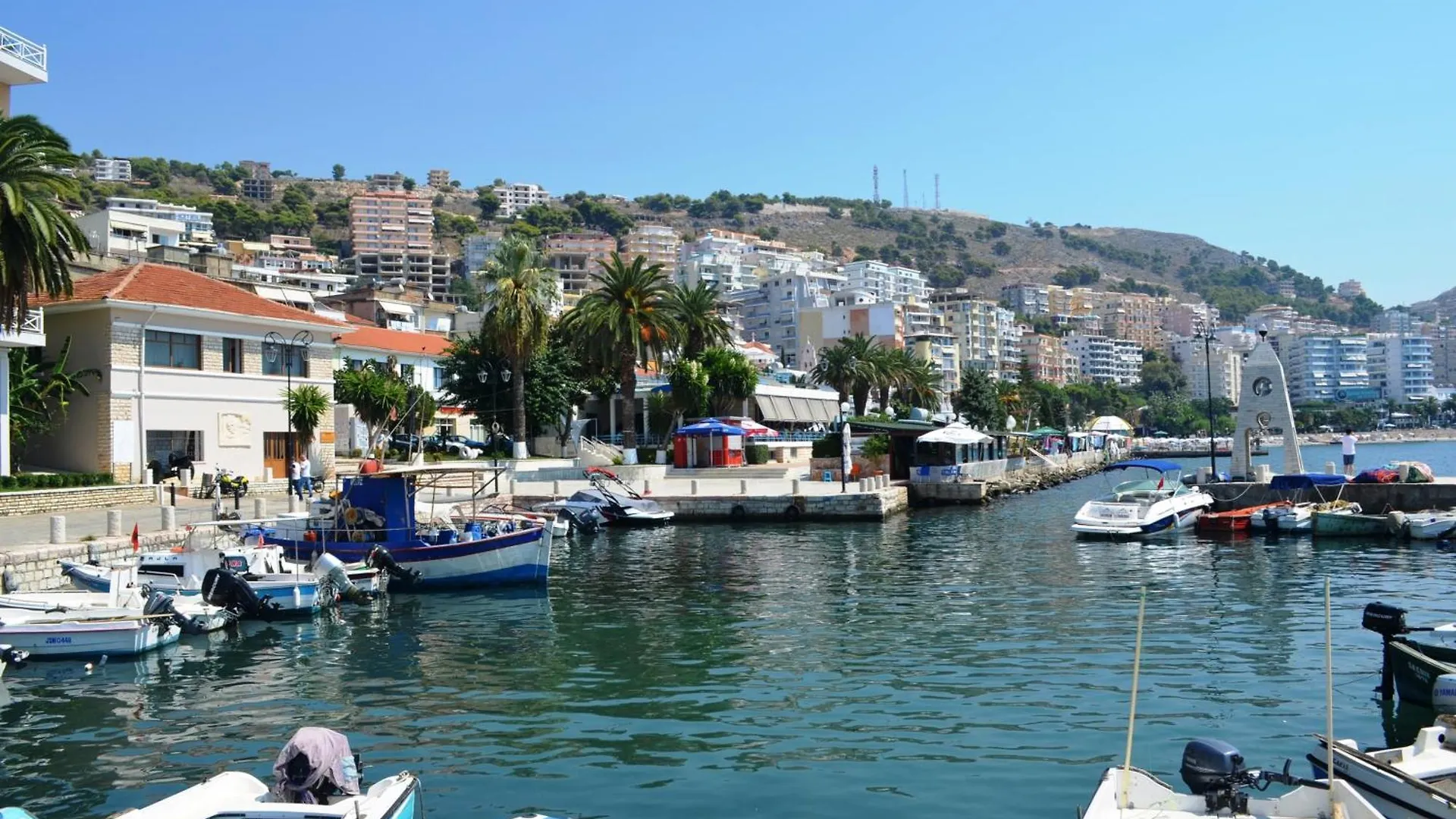 Aleks Apartement Sarandë アパート